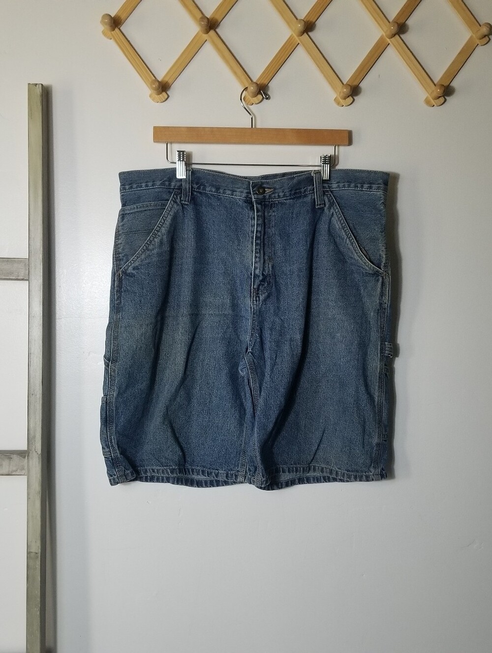 FADED GLORY MEN'S WORK JEAN SHORTS SIZE 38 (SEE FULL DESCRIPTION)